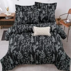 Floral Leaves Comforter Set, Queen Size, Microfiber Quilted Bedding With Pillowcase