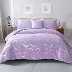 Soft Purple Comforter Set, King Size, Cozy 3-Piece Bedding With Pillowcases