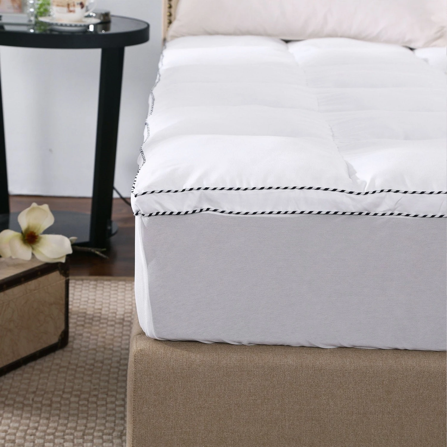 Royal Comfort 1000GSM Luxury Bamboo Fabric Gusset Mattress Pad Topper Cover King White 4 Royal Comfort 1000GSM Luxury Bamboo Fabric Gusset Mattress Pad Topper Cover King White - Image 4